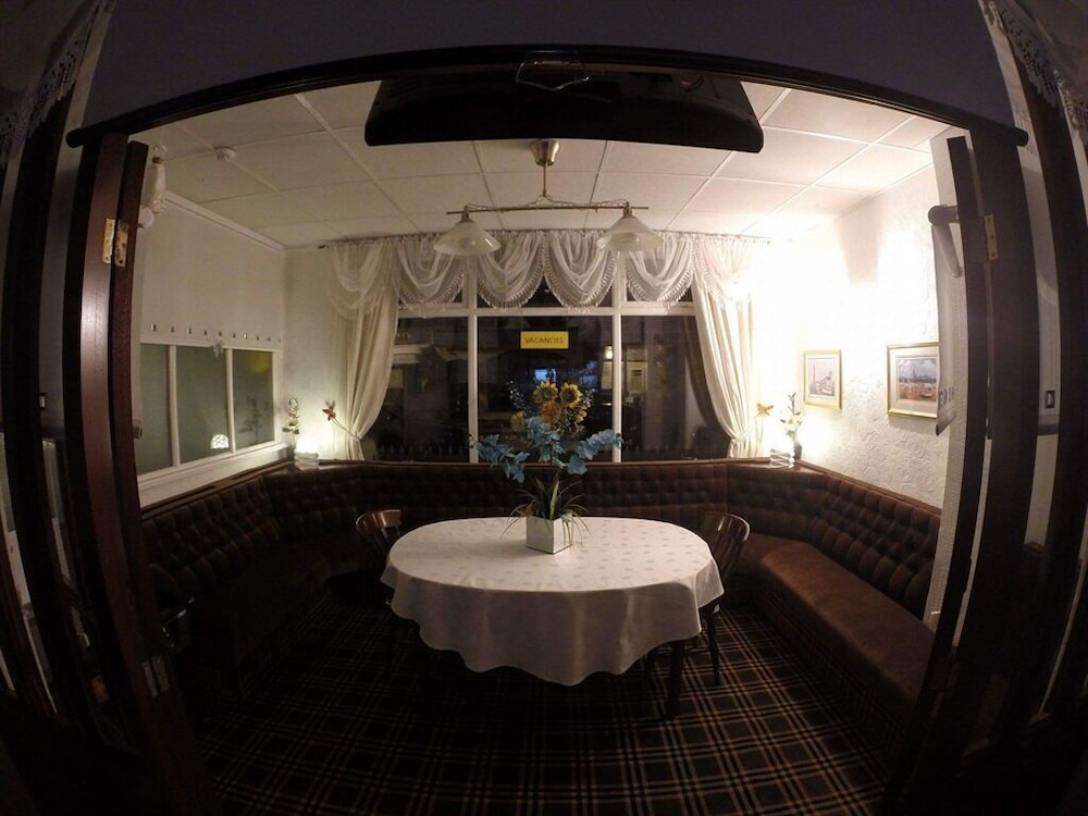Rock Dene Hotel - Guest House 49/50