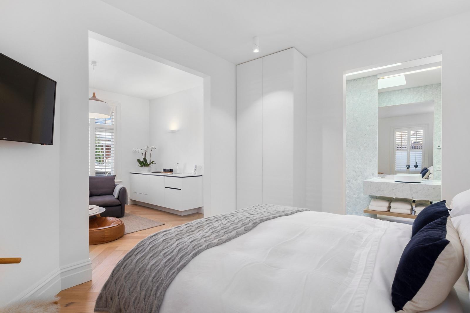 Studio, Apartment, Kely Street View