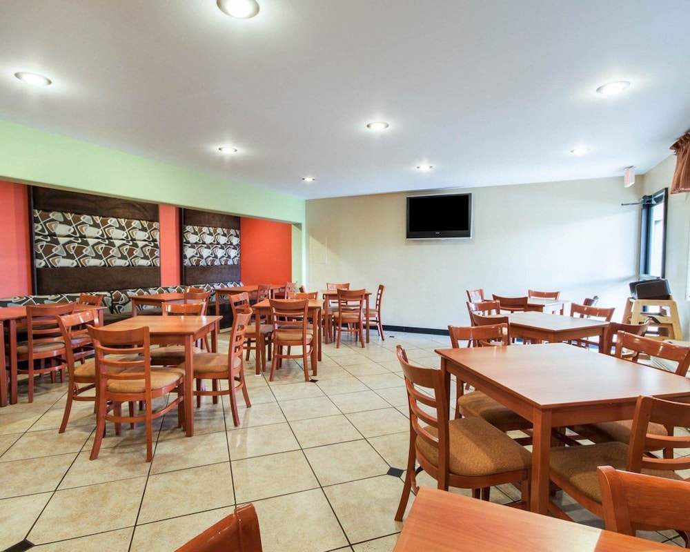 Quality Inn Airport East El Paso 40/49
