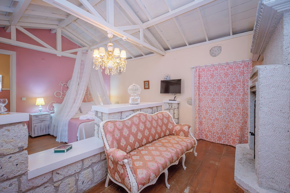 ERENDIRA HOTEL 55/75