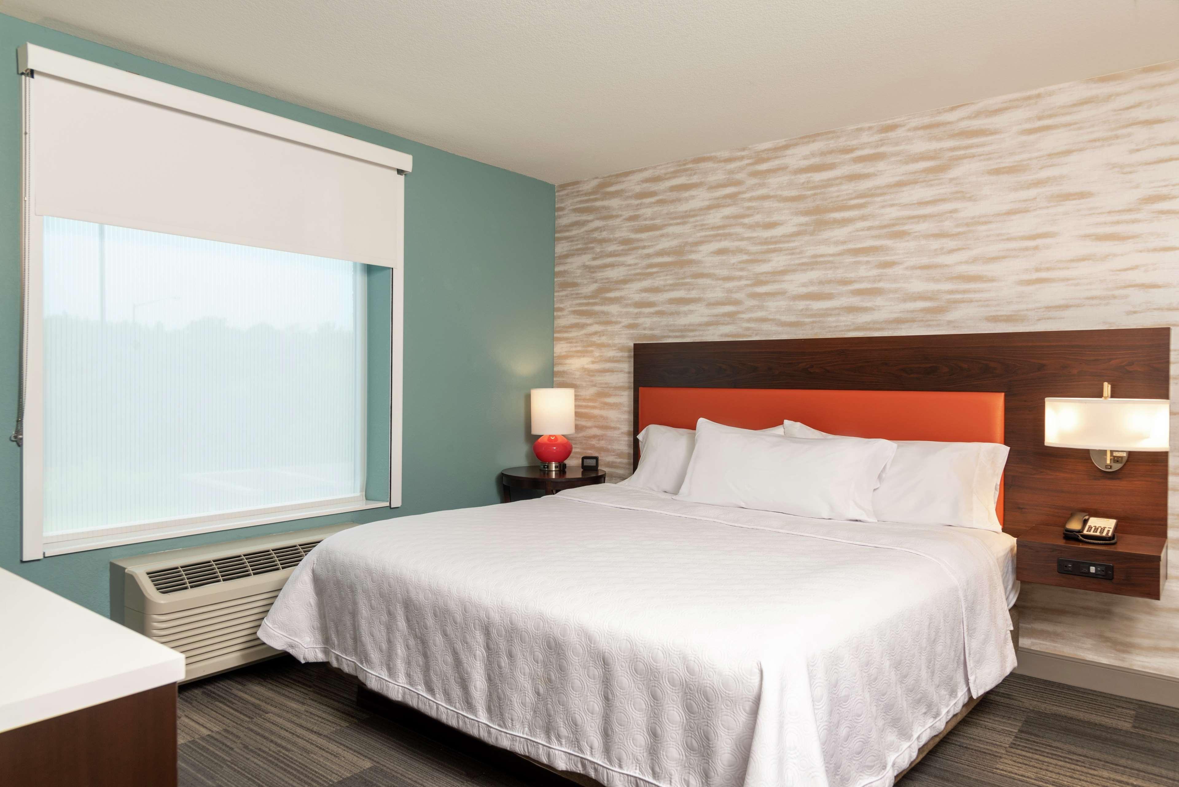 Suite, King Bed