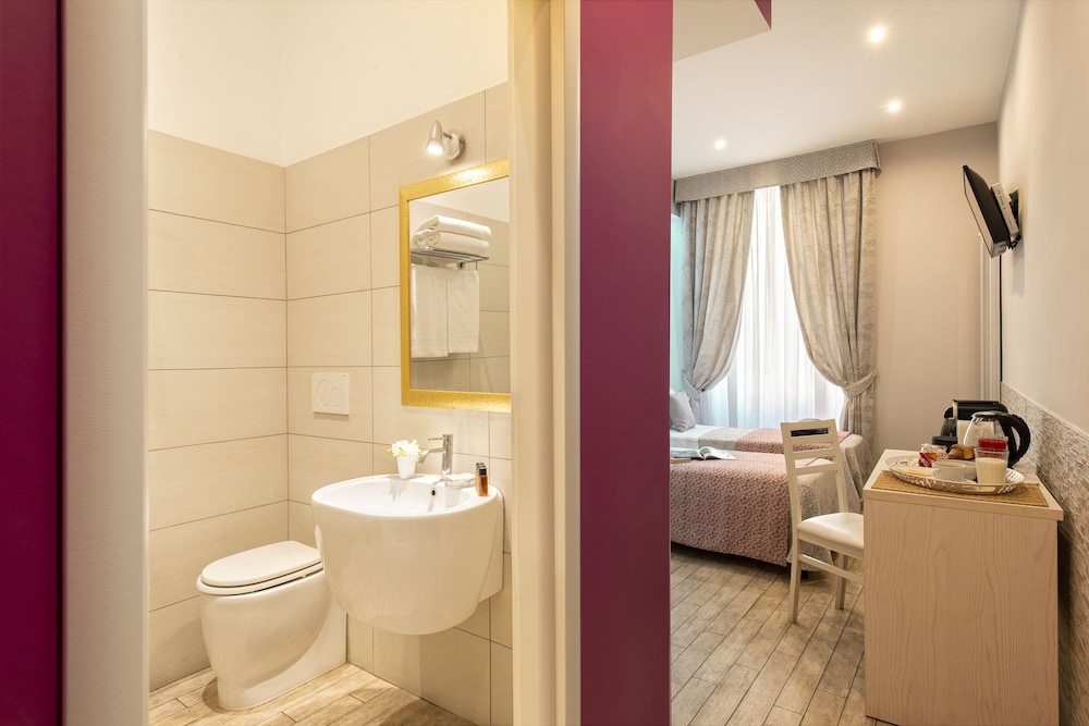 Five Rooms Rome 63/63