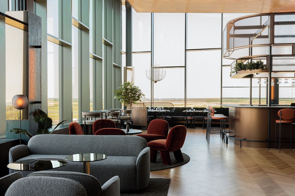 Clarion Hotel Helsinki Airport 45/65