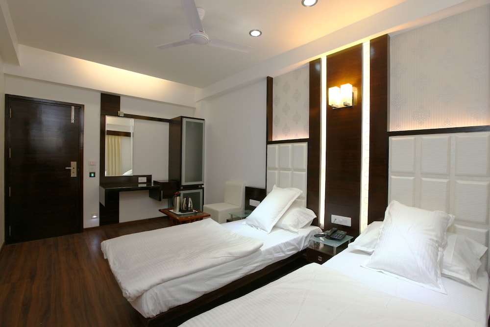 HOTEL ATITHI 6/18
