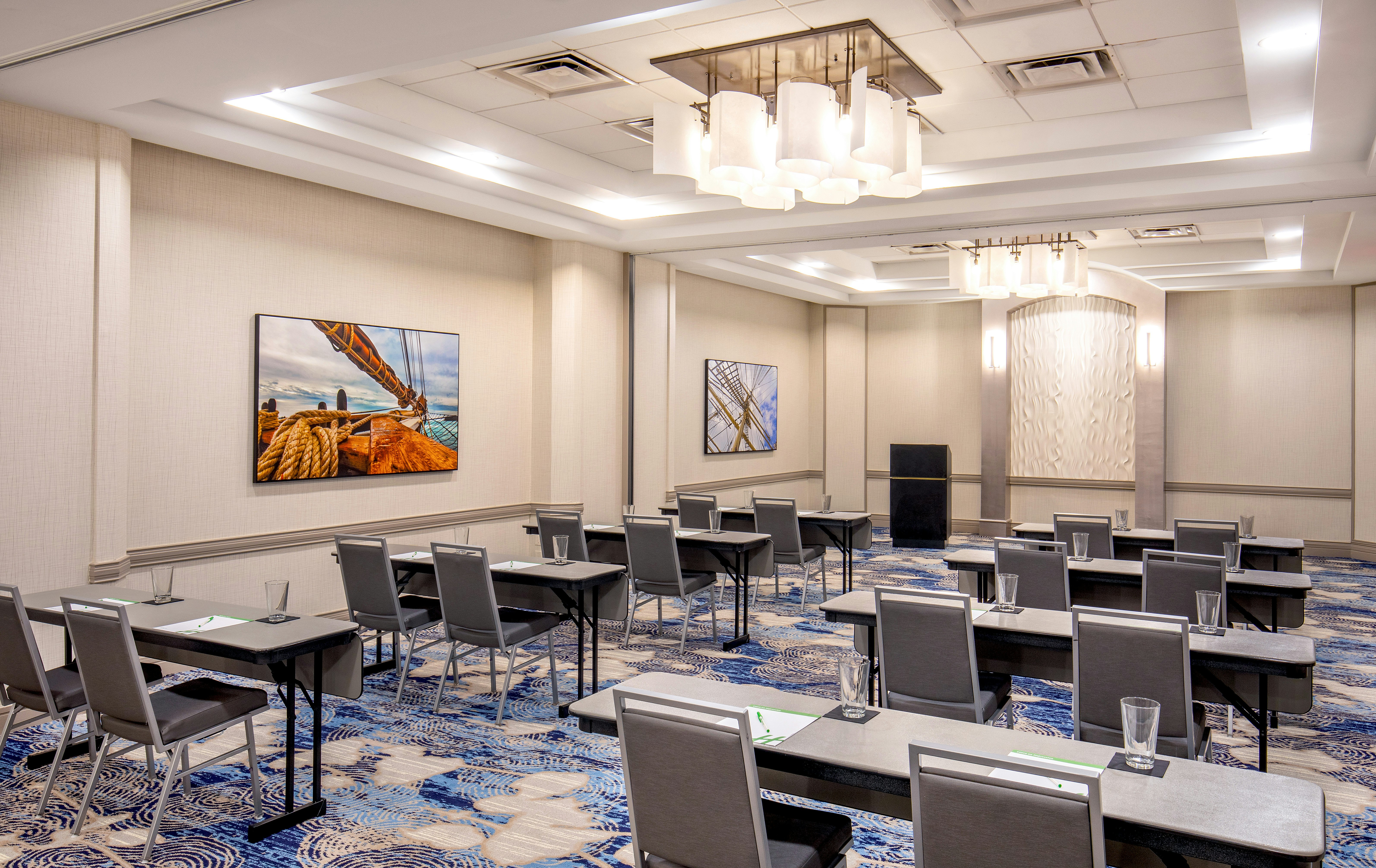 Holiday Inn Newport News - Hampton 21/24