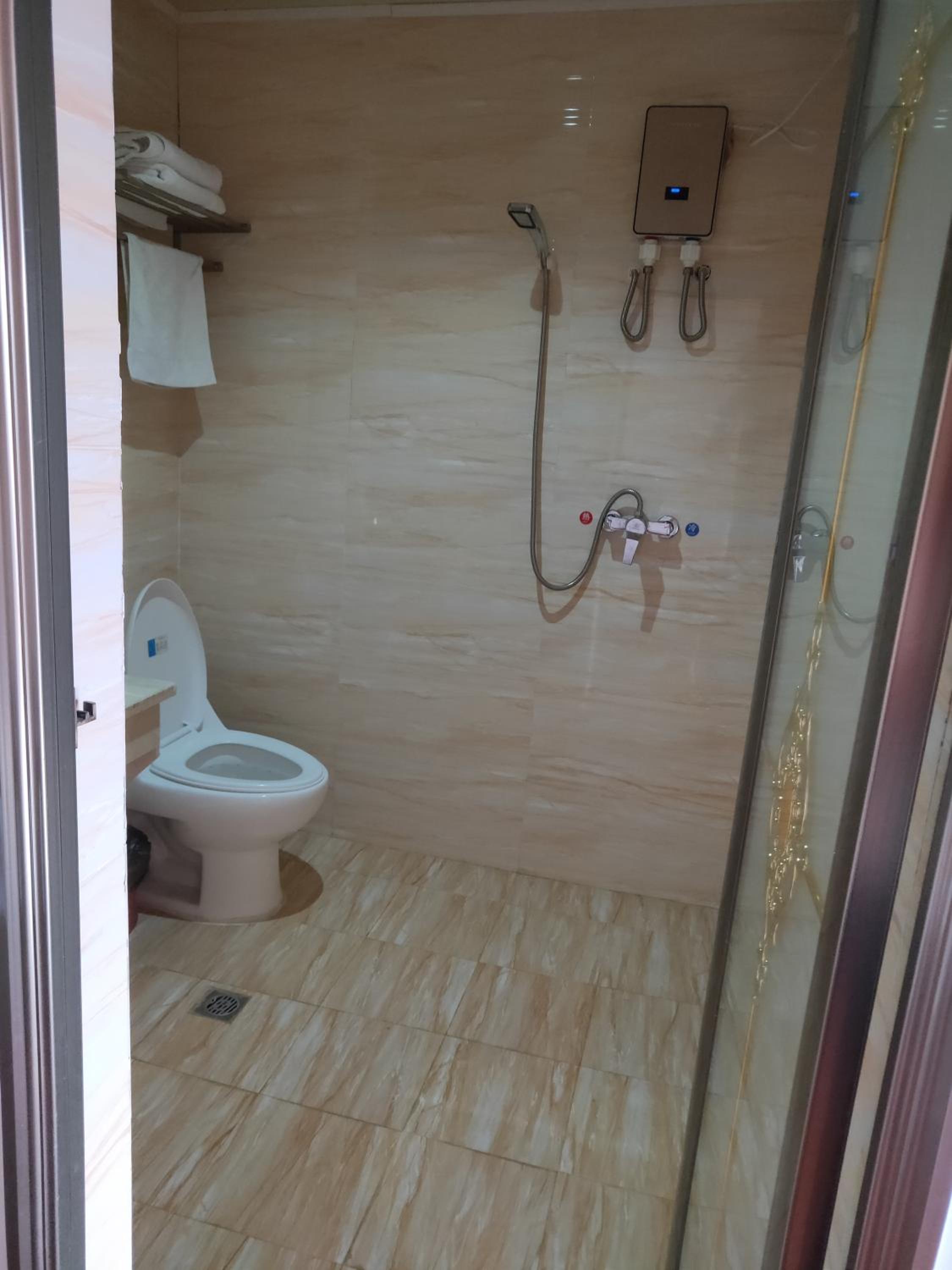 Chong TI Hotel 16/17