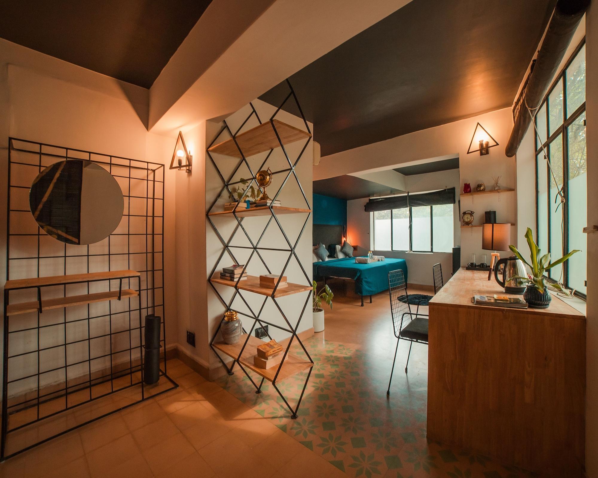 Letsbunk Poshtel 3/28