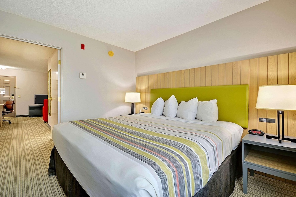 ROOM, KING BED, ACCESSIBLE