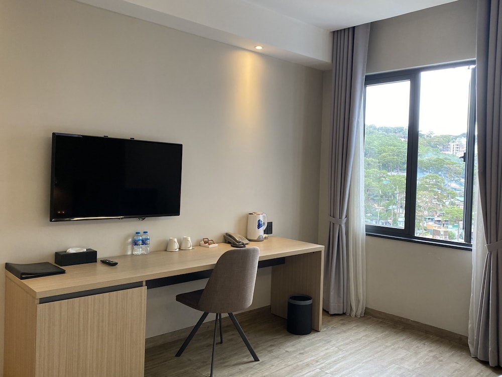 The Luxe Hotel Da Lat 66/76