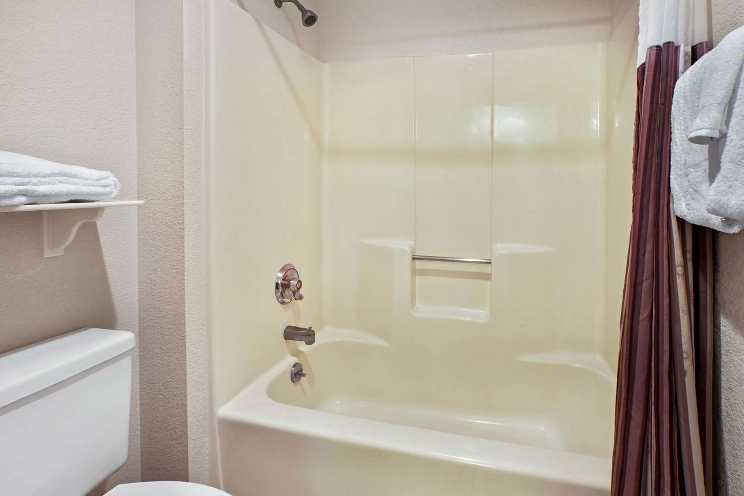 La Quinta Inn Detroit-Canton 27/29
