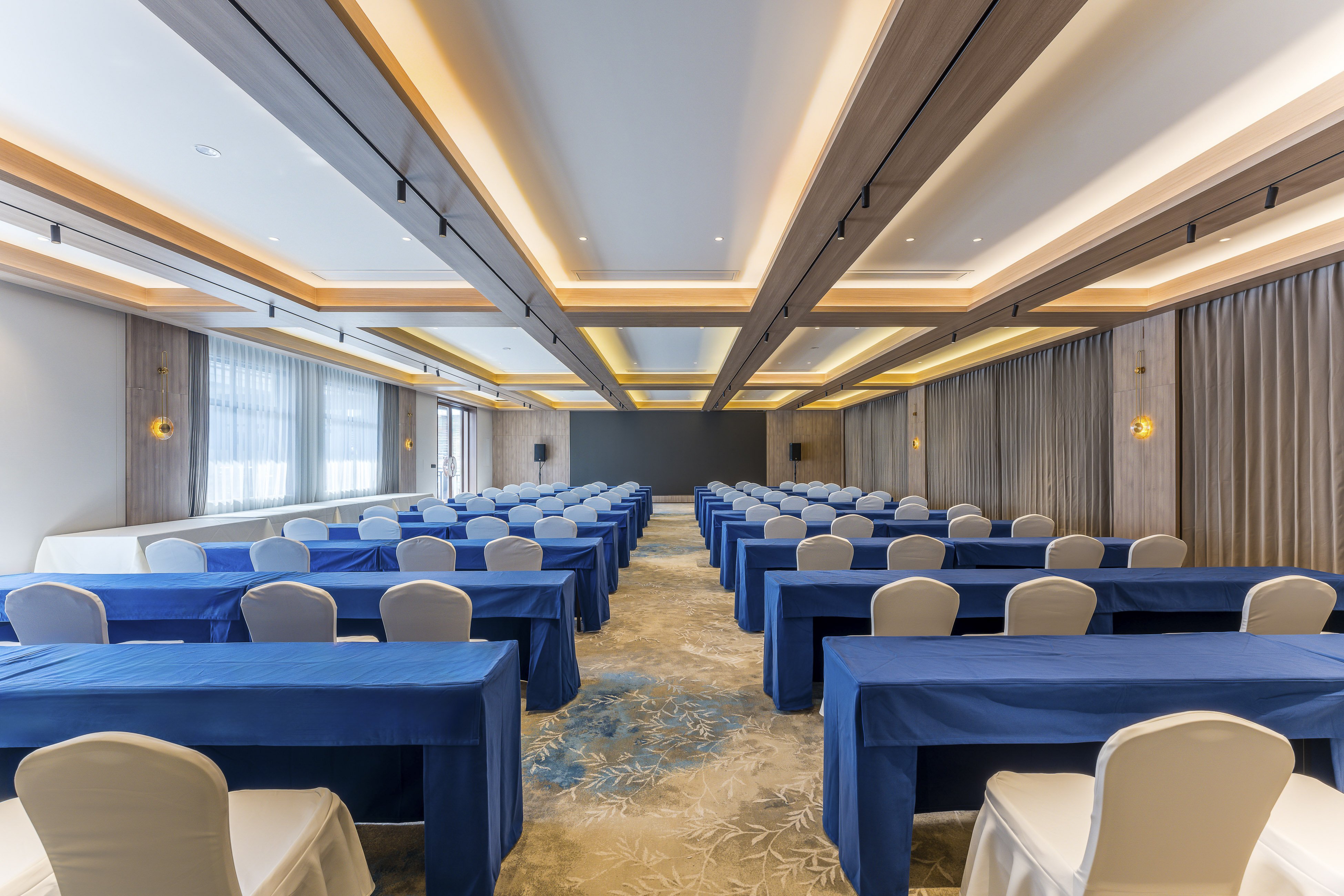 Holiday Inn Express Yuhuan Wetland Park 34/42