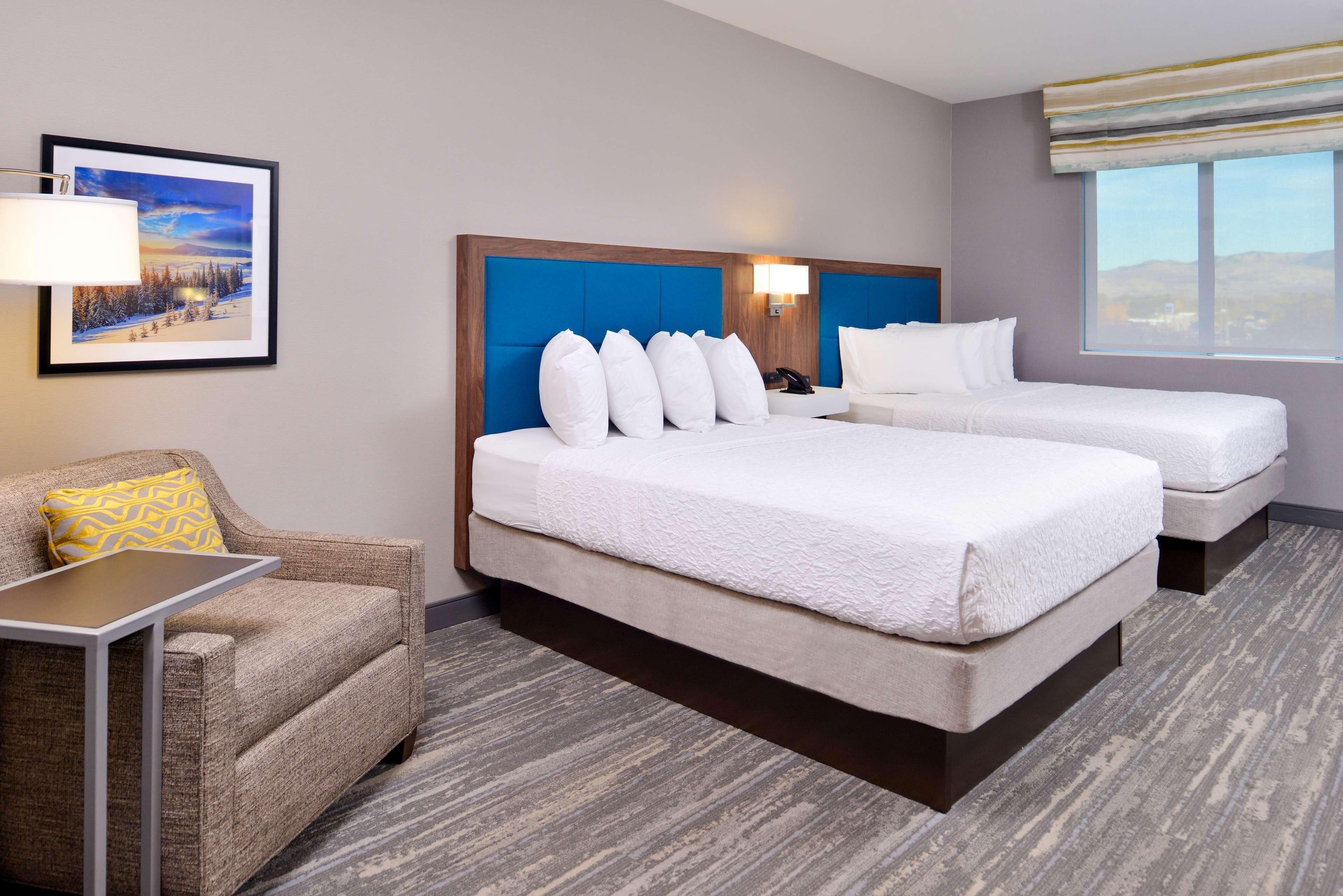 BI LEVEL, LOFT, SUITE, 2 QUEEN BEDS, SOFA