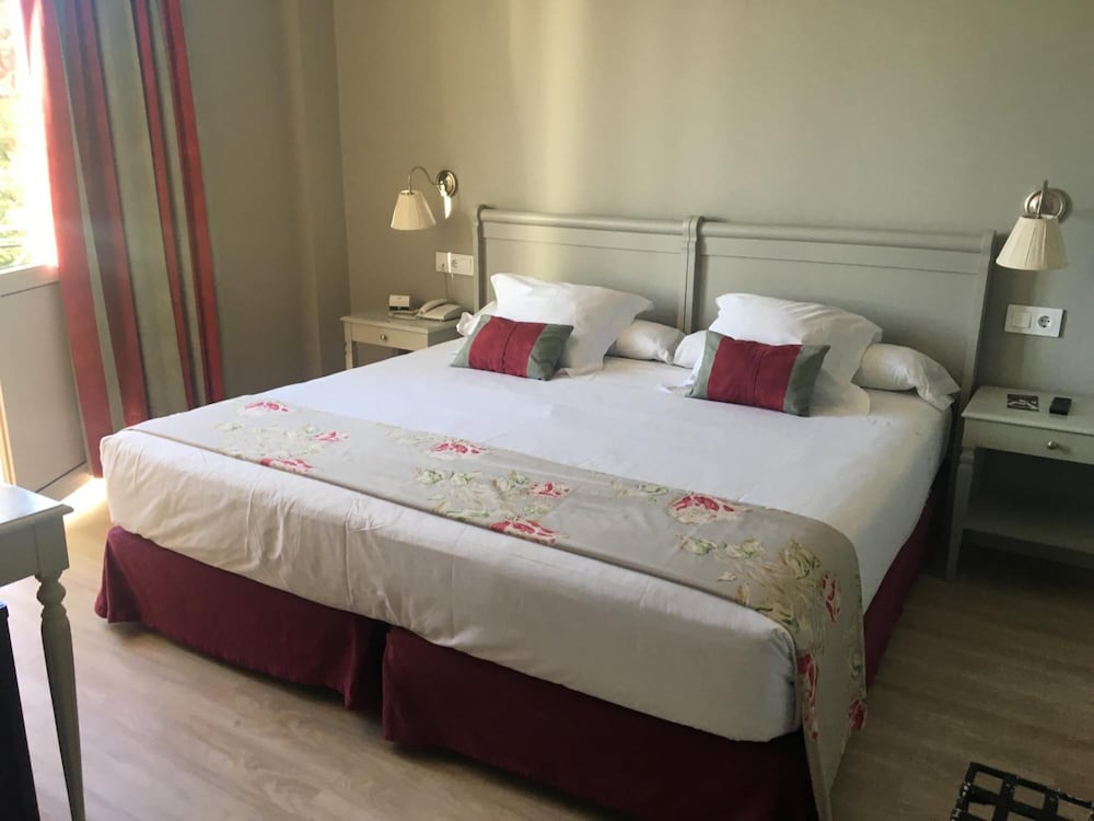 HOTEL PAX TORRELODONES 18/59