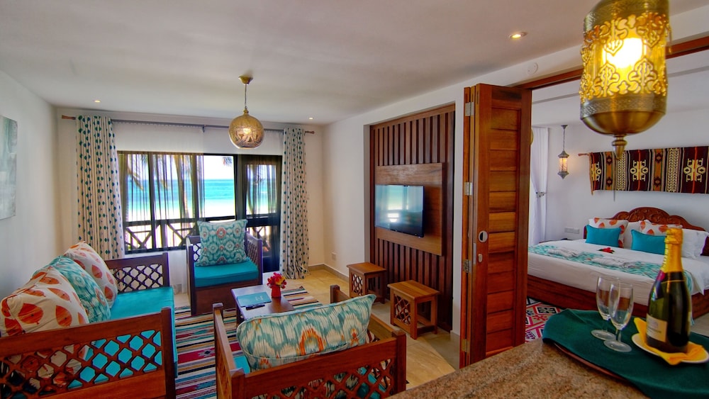 Papillon Lagoon Reef Hotel 24/61