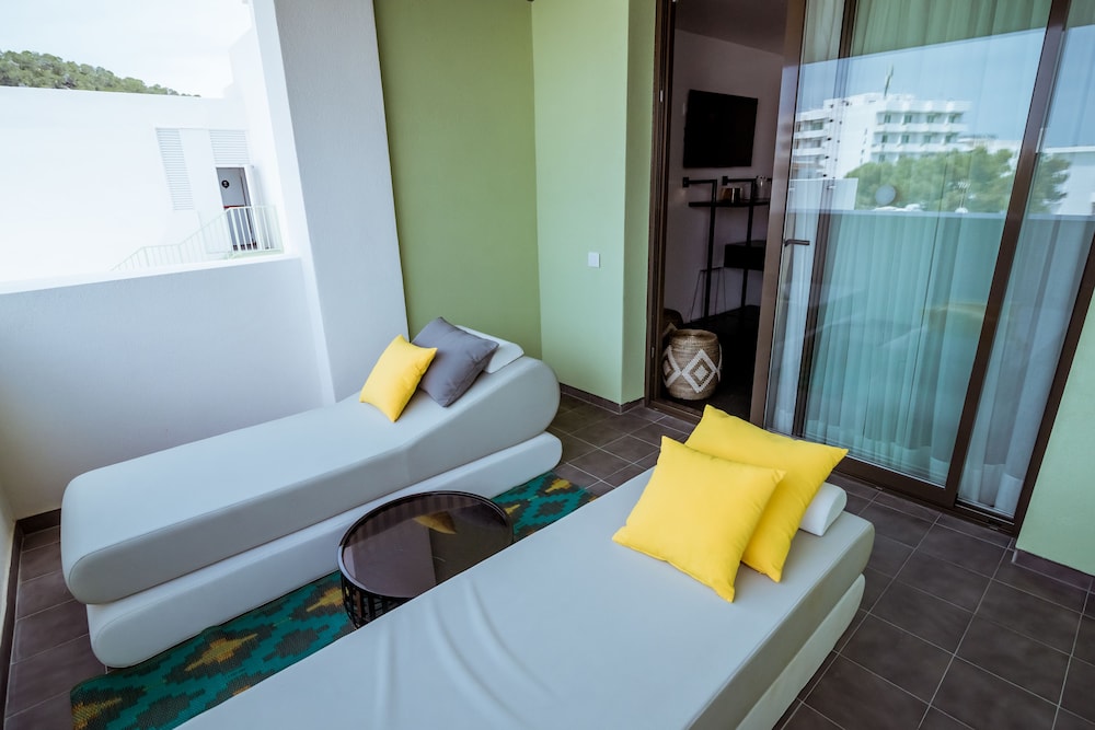 Amistat Island Hostel Ibiza 14/100