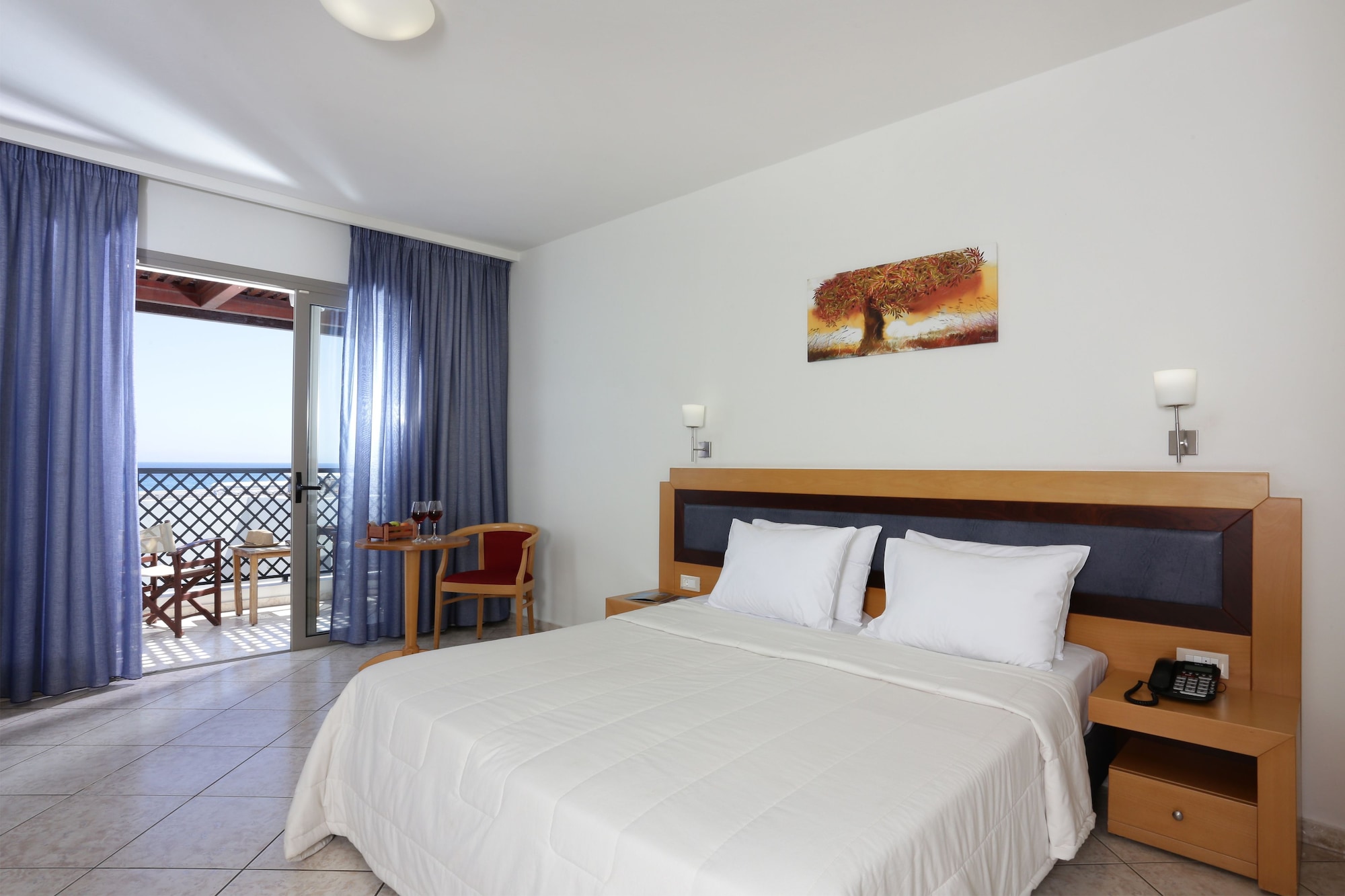 Deluxe, Double Bed, Lateral Side Sea View