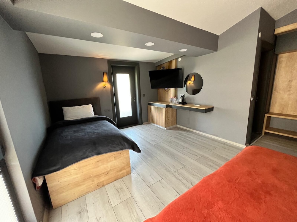 Andac Otel 8/49