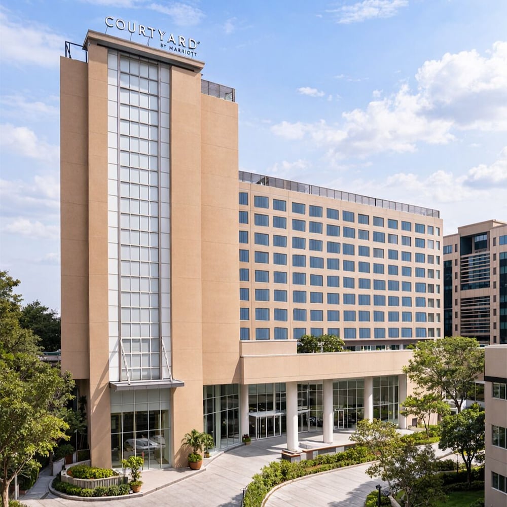 Courtyard By Marriott Mumbai International Airport in MUMBAI