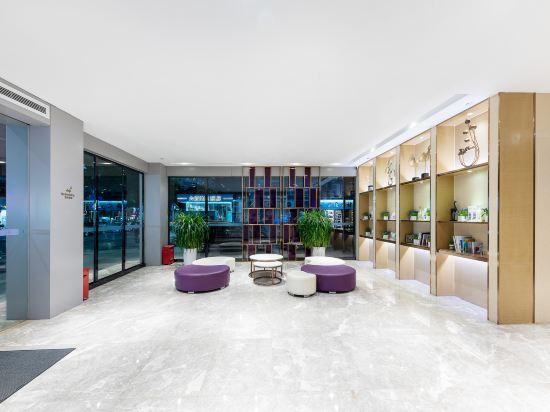 Lavande Hotels 10/30