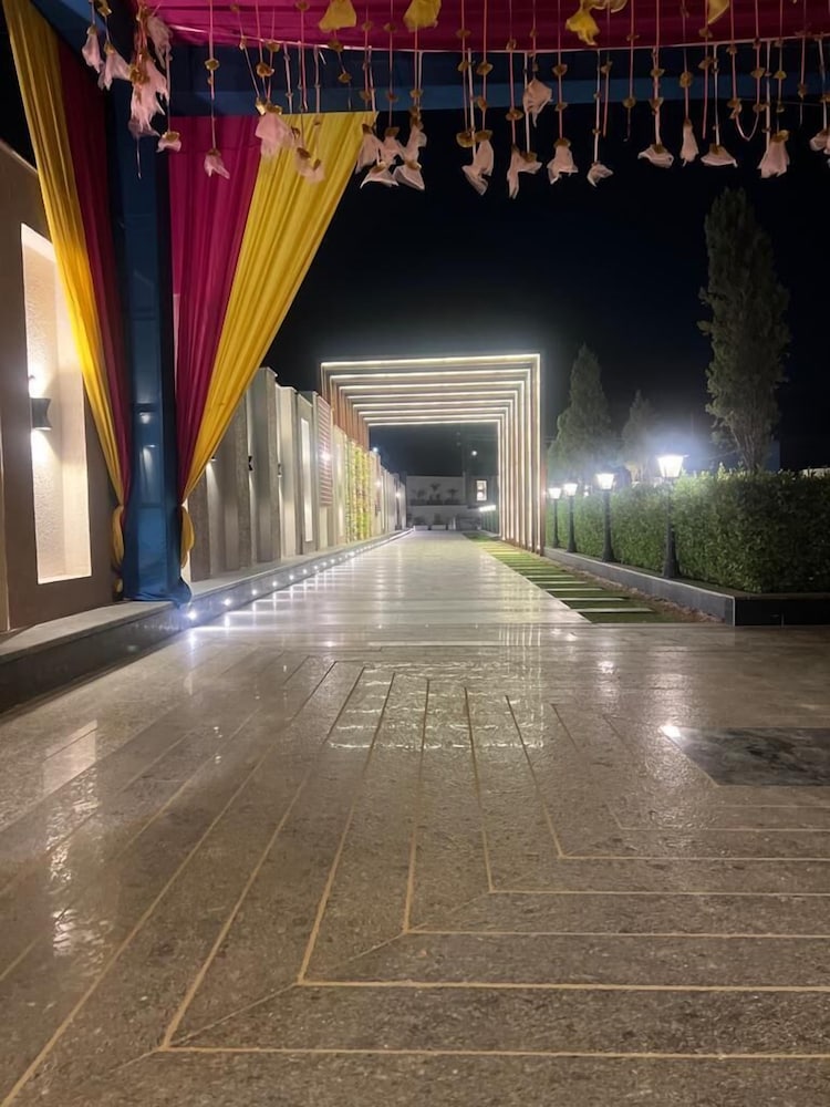 R.G Bilkha Hotel and Resorts 32/47