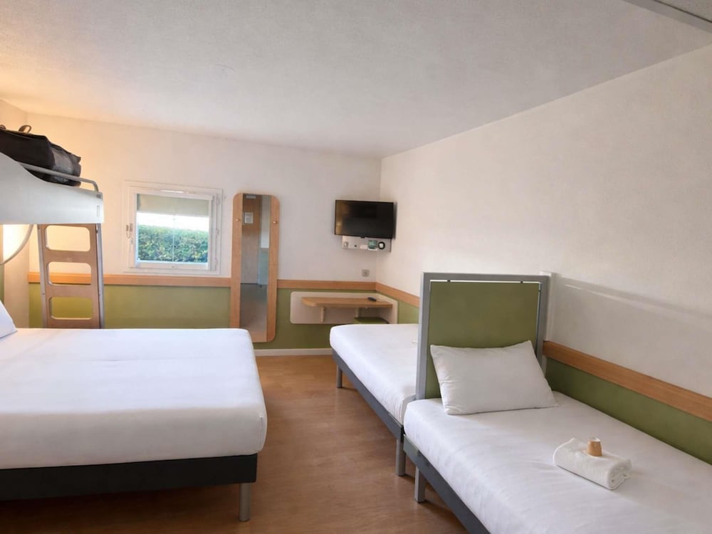 IBIS BUDGET ISSOIRE 11/49