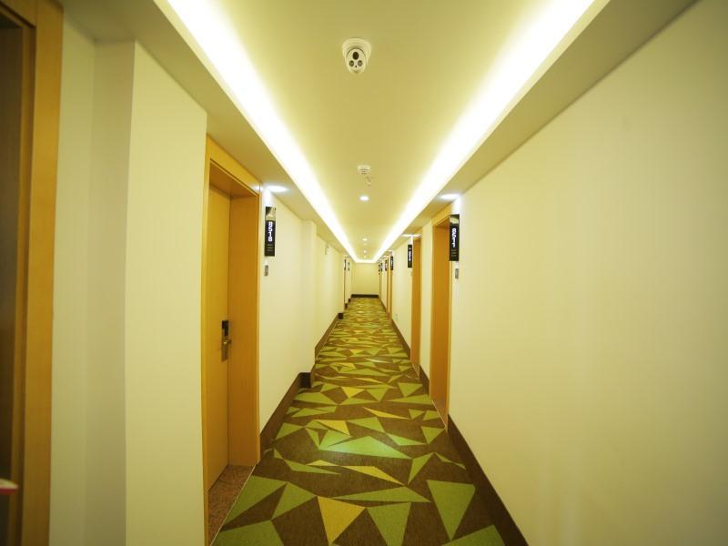 Vatica Qingdao Jiaozhou City Zhengzhou East Road Commercial Center Hotel photo2