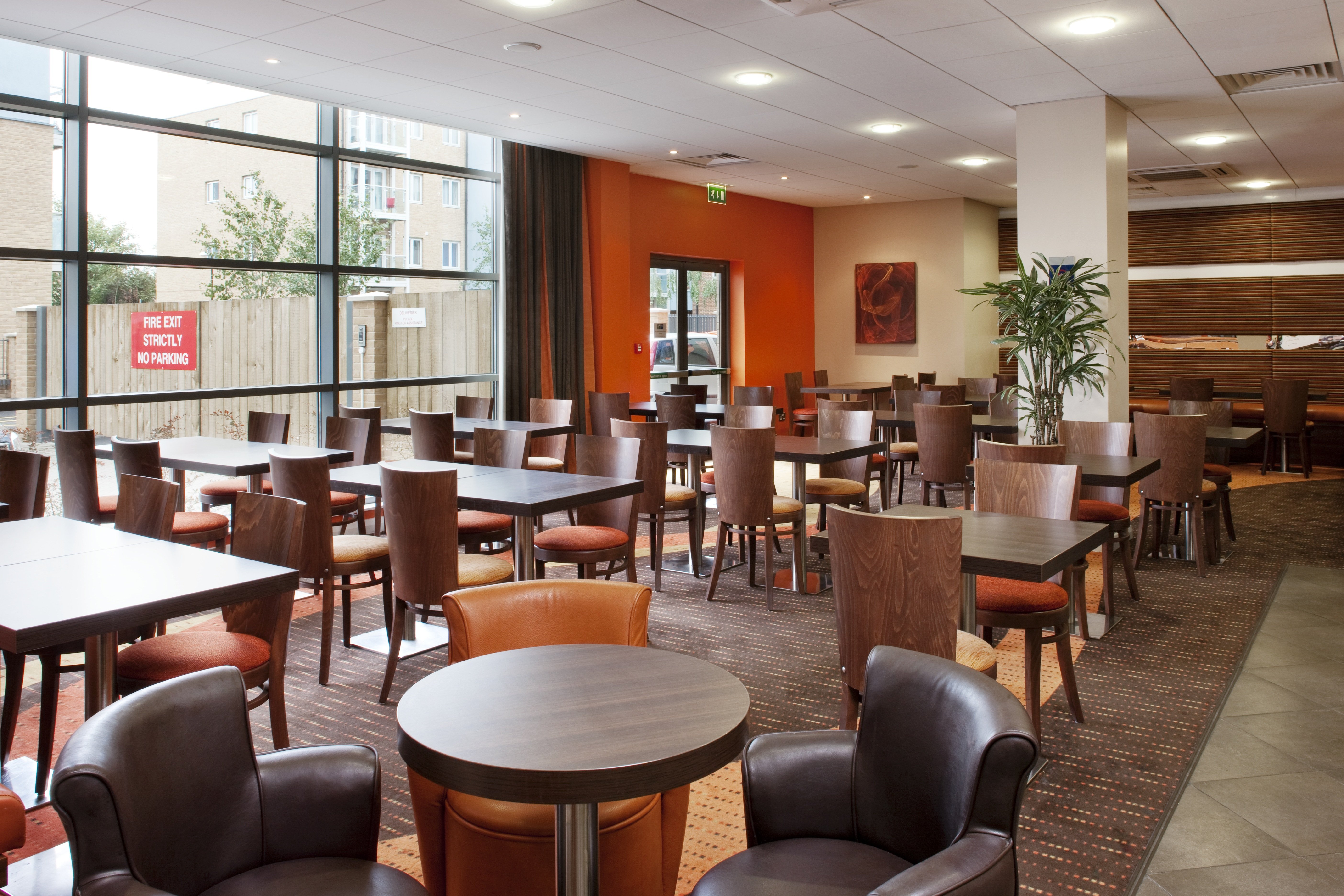 Holiday Inn Express Slough 9/16