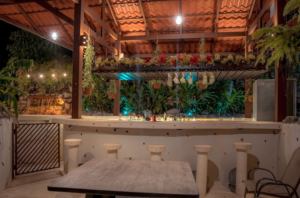 Hotel Miradas Arenal 78/96