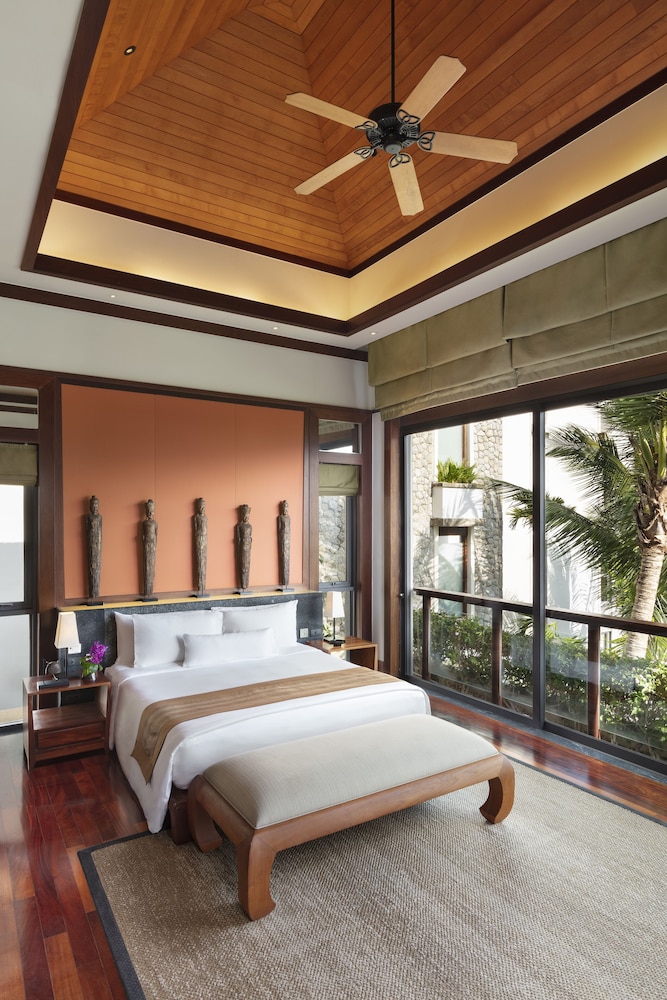 3 BEDROOMS, POOL, PENTHOUSE, SUITE