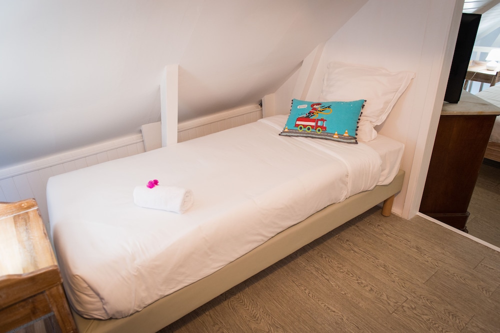 Hotel Fregate Bleue 48/72