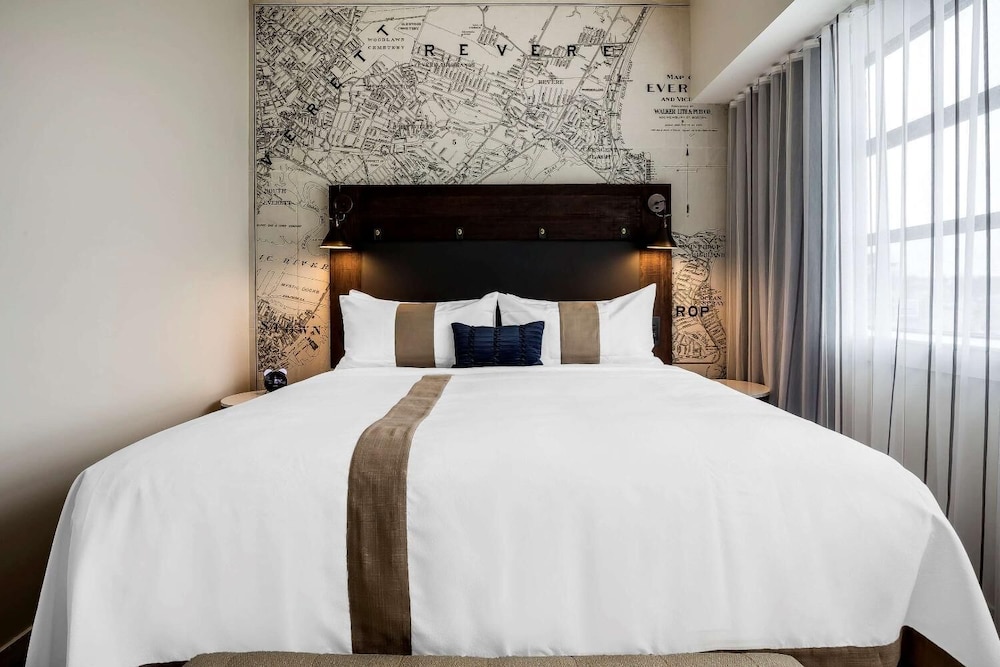 Boutique, King Bed