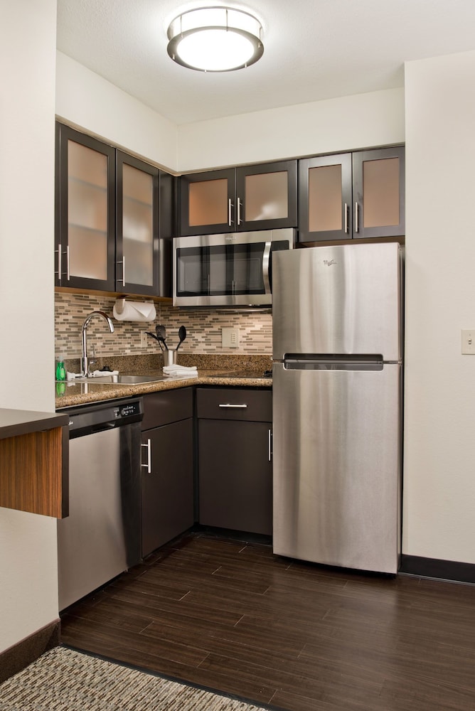 Staybridge Suites Charlotte Ballantyne 10/70