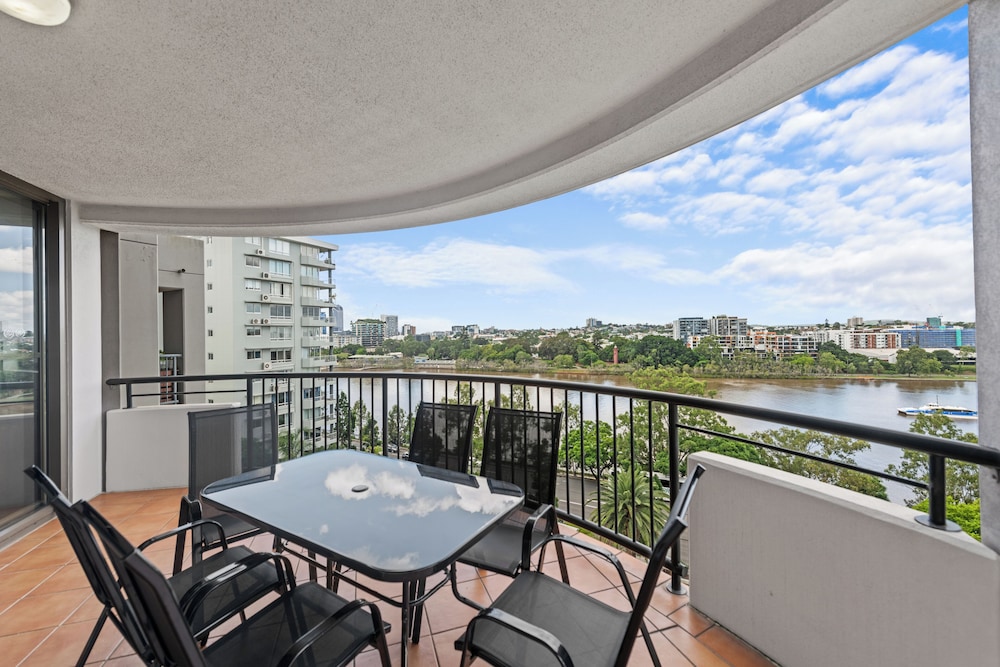 The Oasis Apartments 34/66
