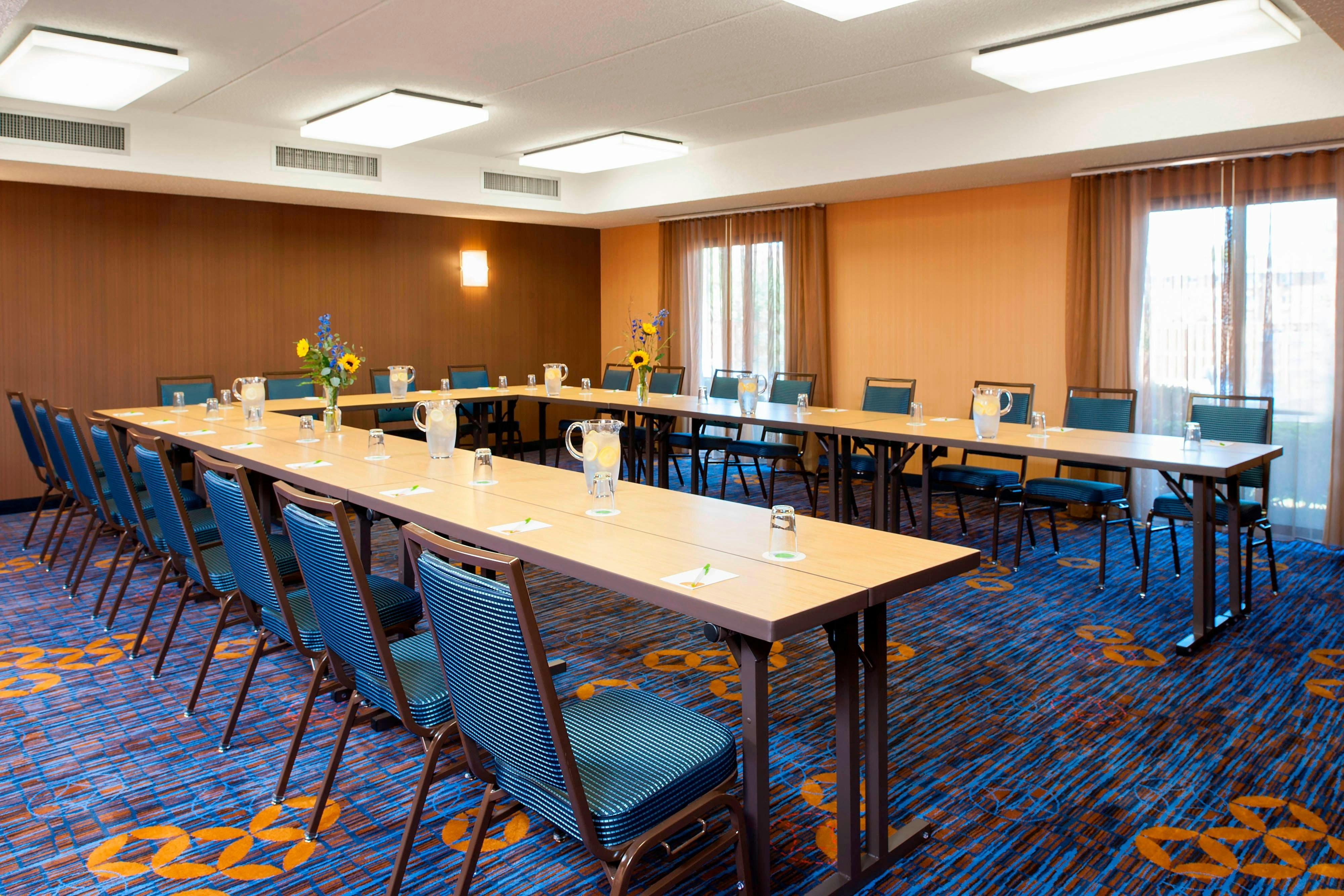 Courtyard By Marriott Chicago Glenview Northbrook 18/19