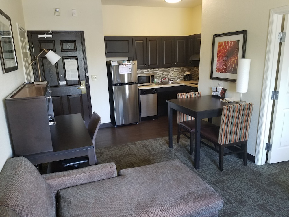 Staybridge Suites Cincinnati North Oh 57/69