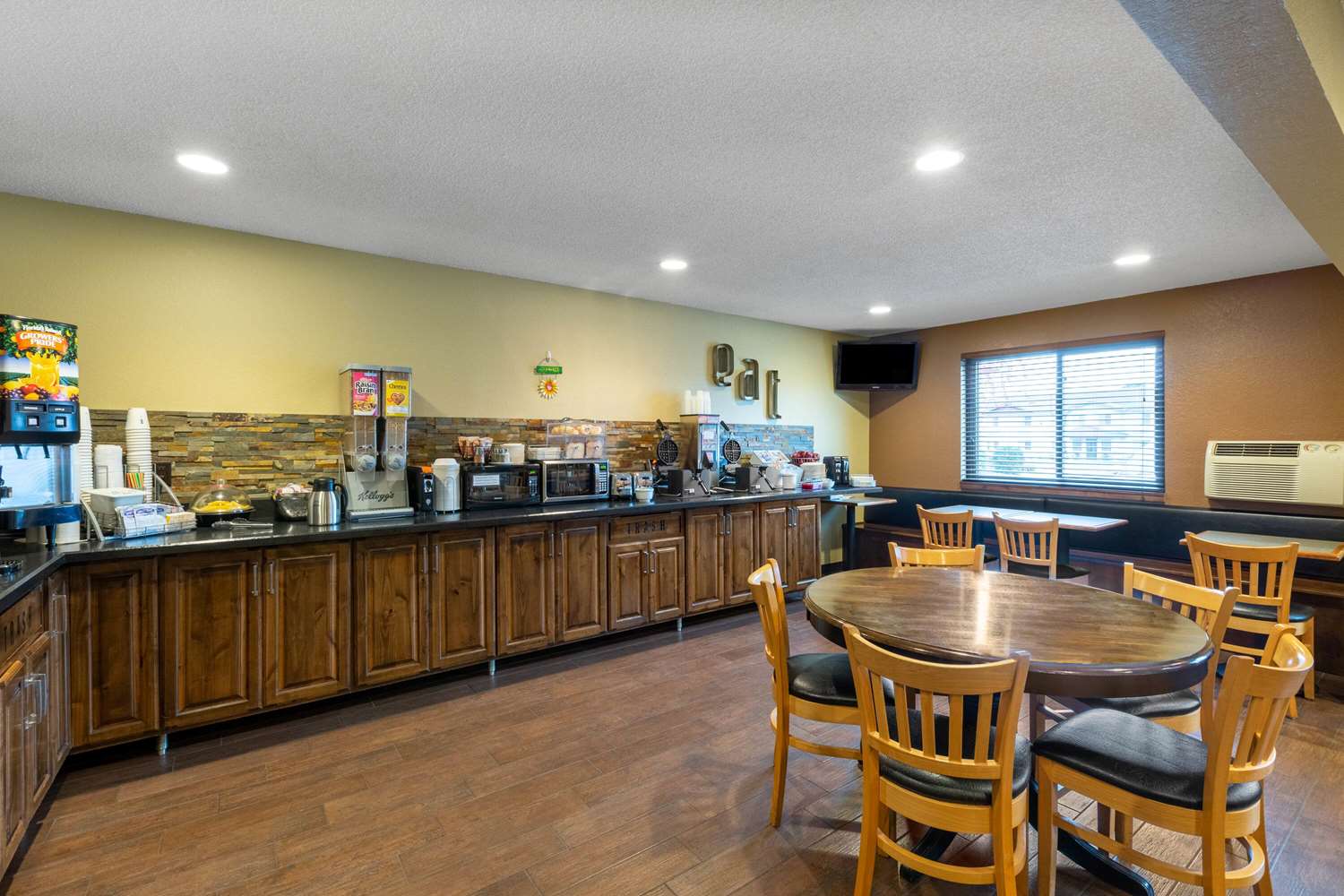 Super 8 By Wyndham Bemidji Mn 23/28