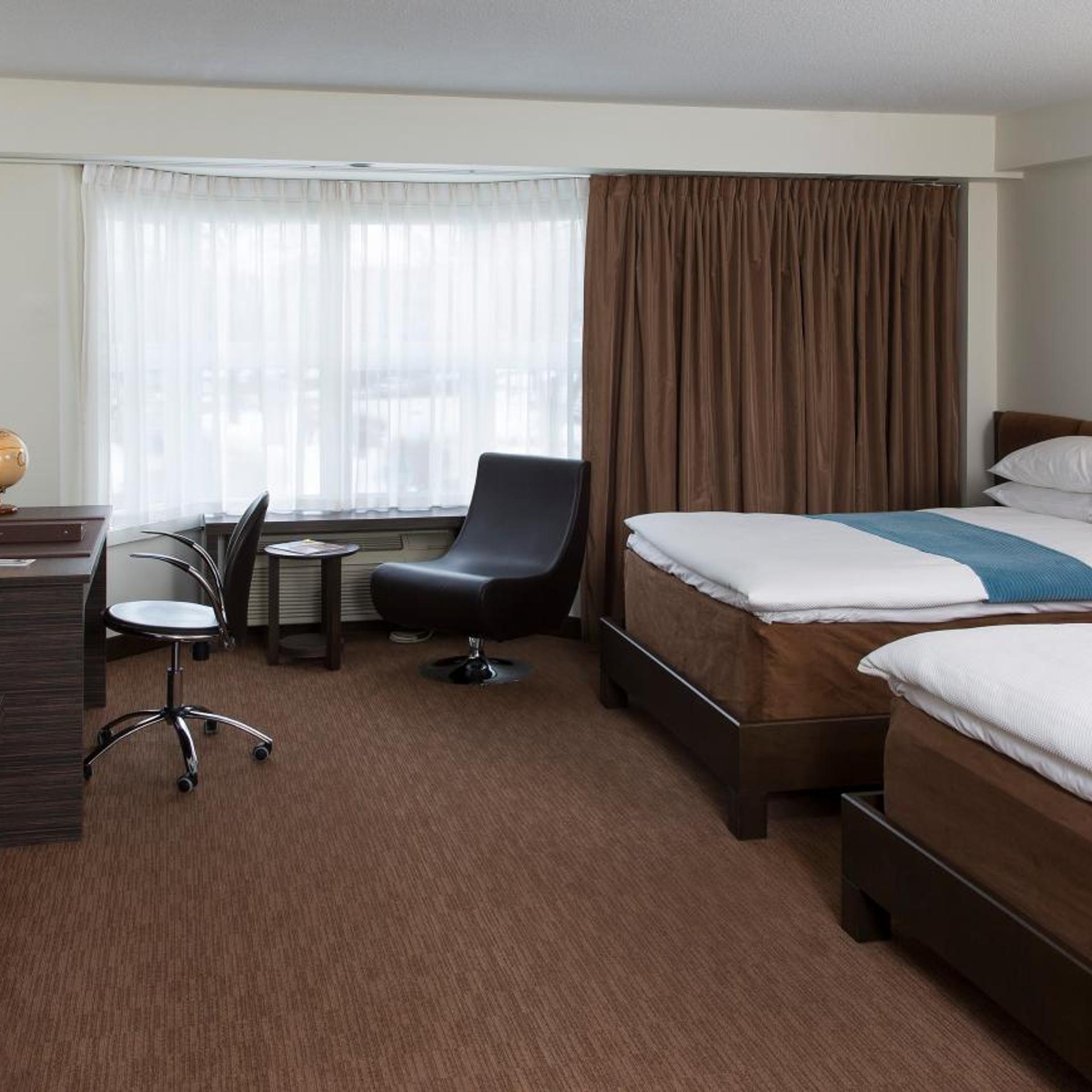 غرفة بسريرين وسرير كينج بشرفة لذوي الإعاقة، Hotel Le Bonne Entente 2/3
