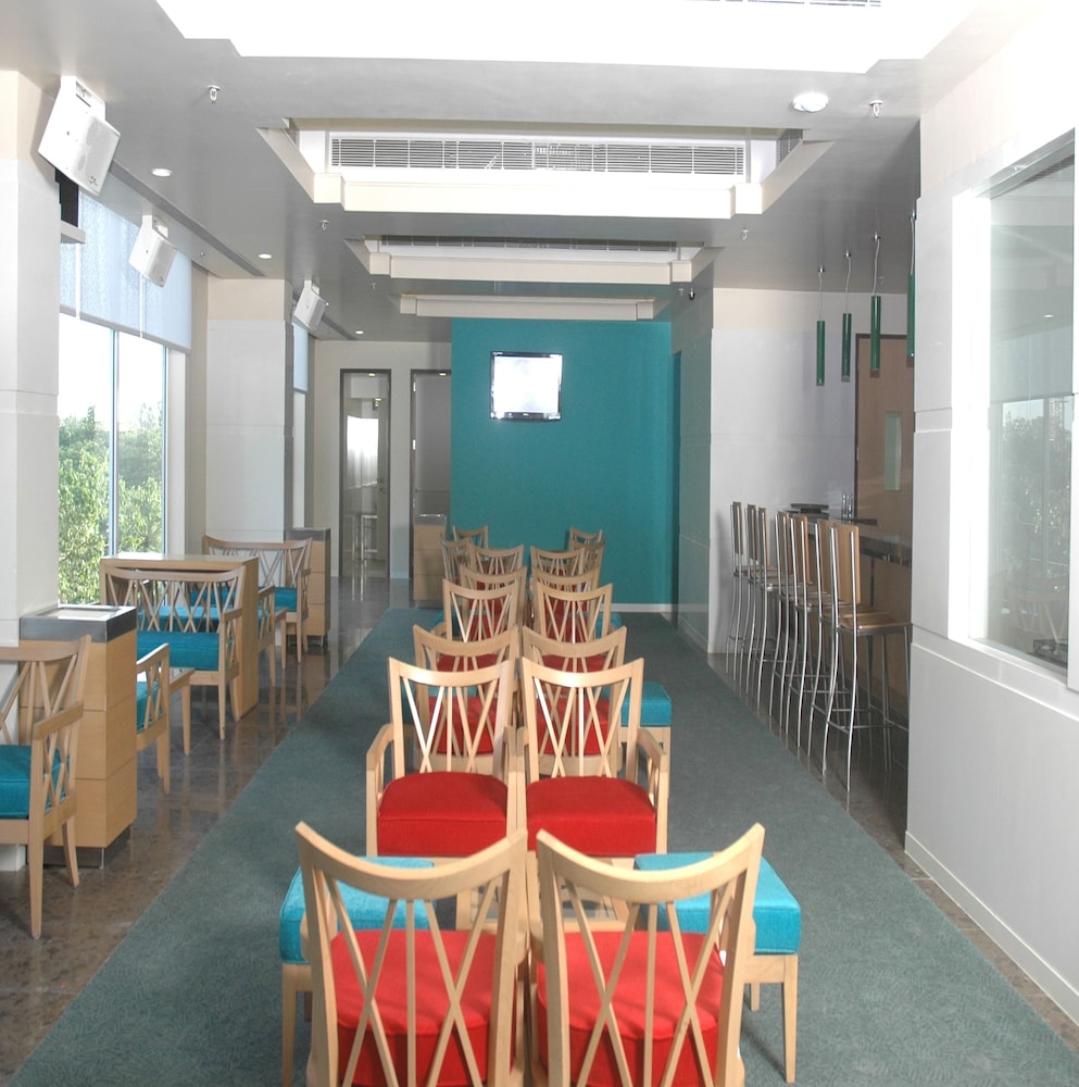 HOMETEL CHANDIGARH 36/45