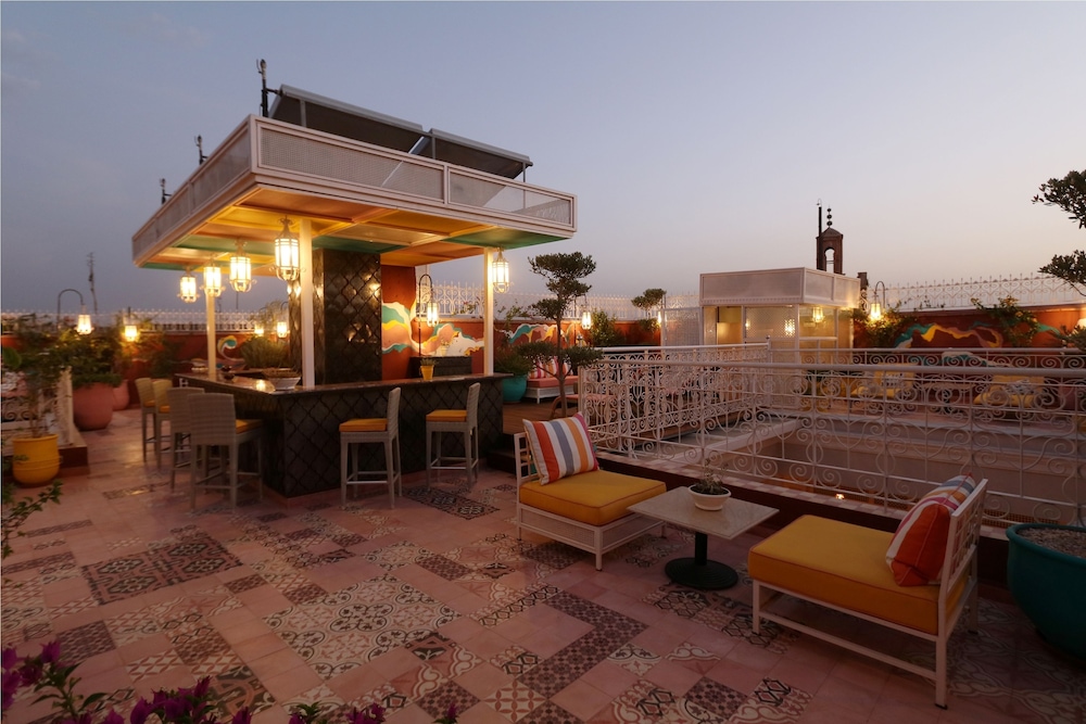RIAD KARMELA PRINCESSE 6/62