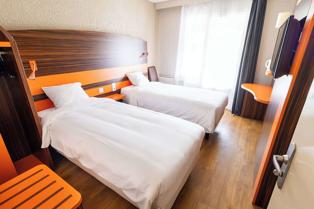 Standard, Twin Beds