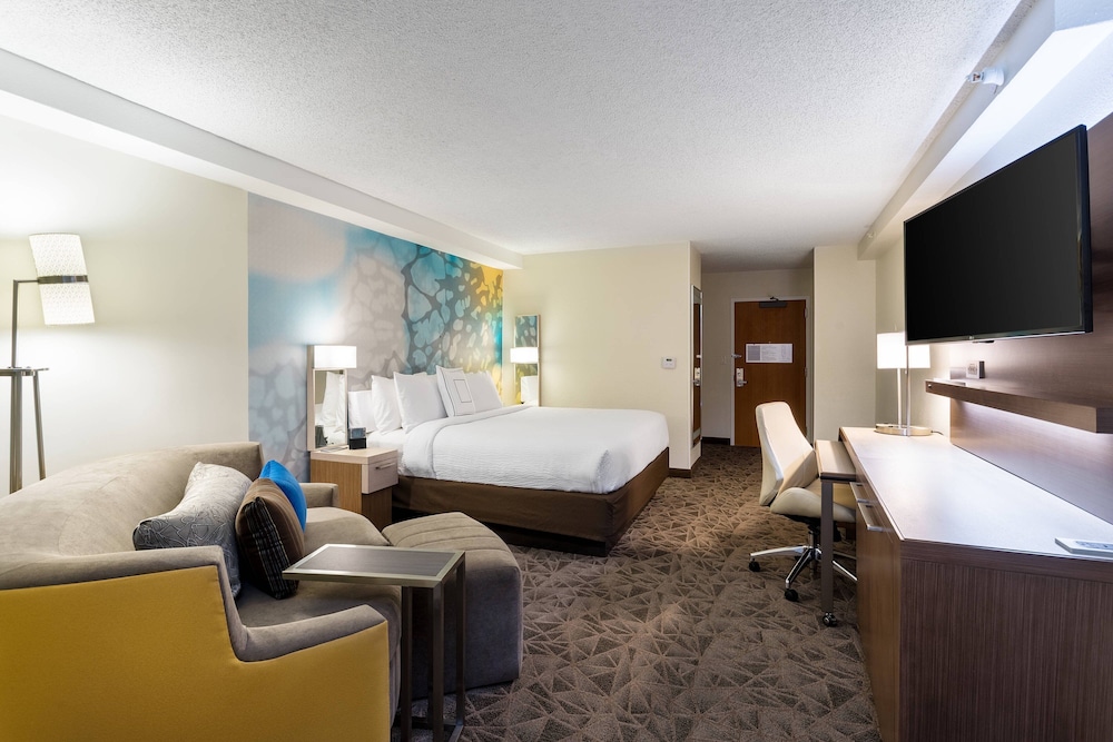 Courtyard By Marriott Miami Downtown 16/52