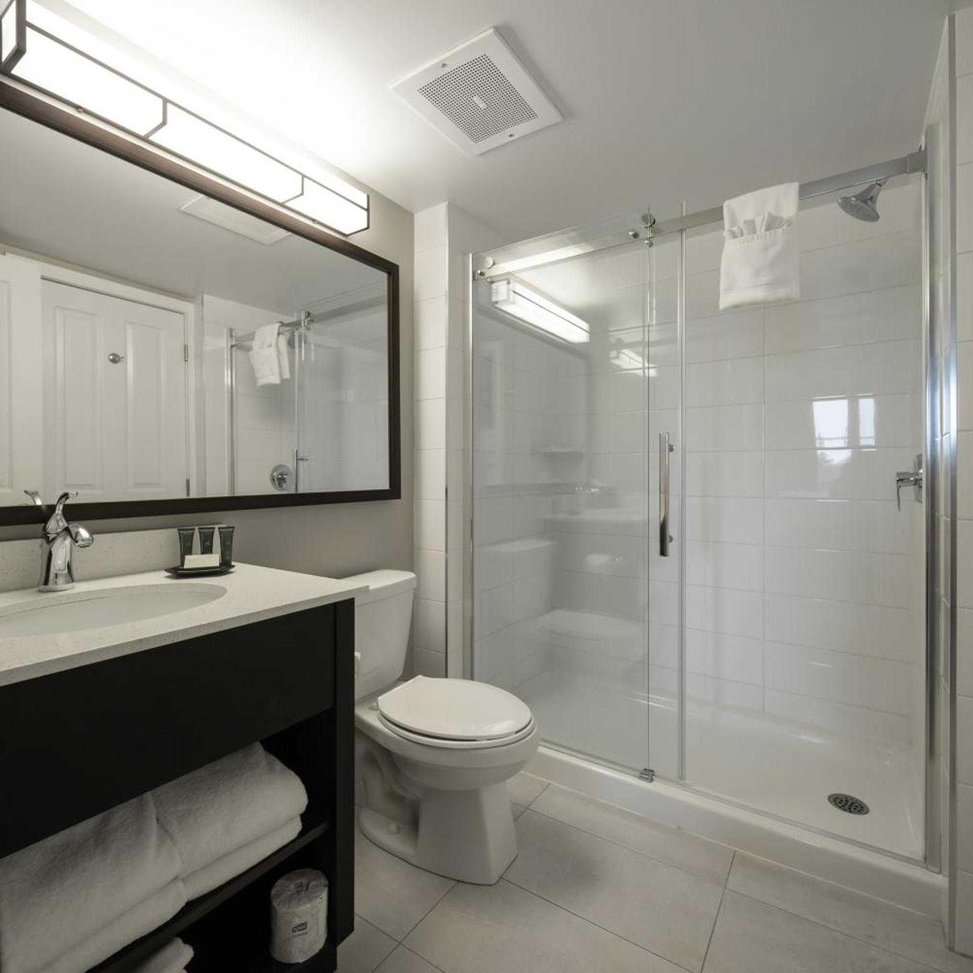 1 Bedroom, Village