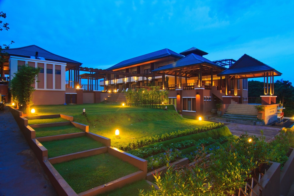 Islanda Resort Hotel 5/63