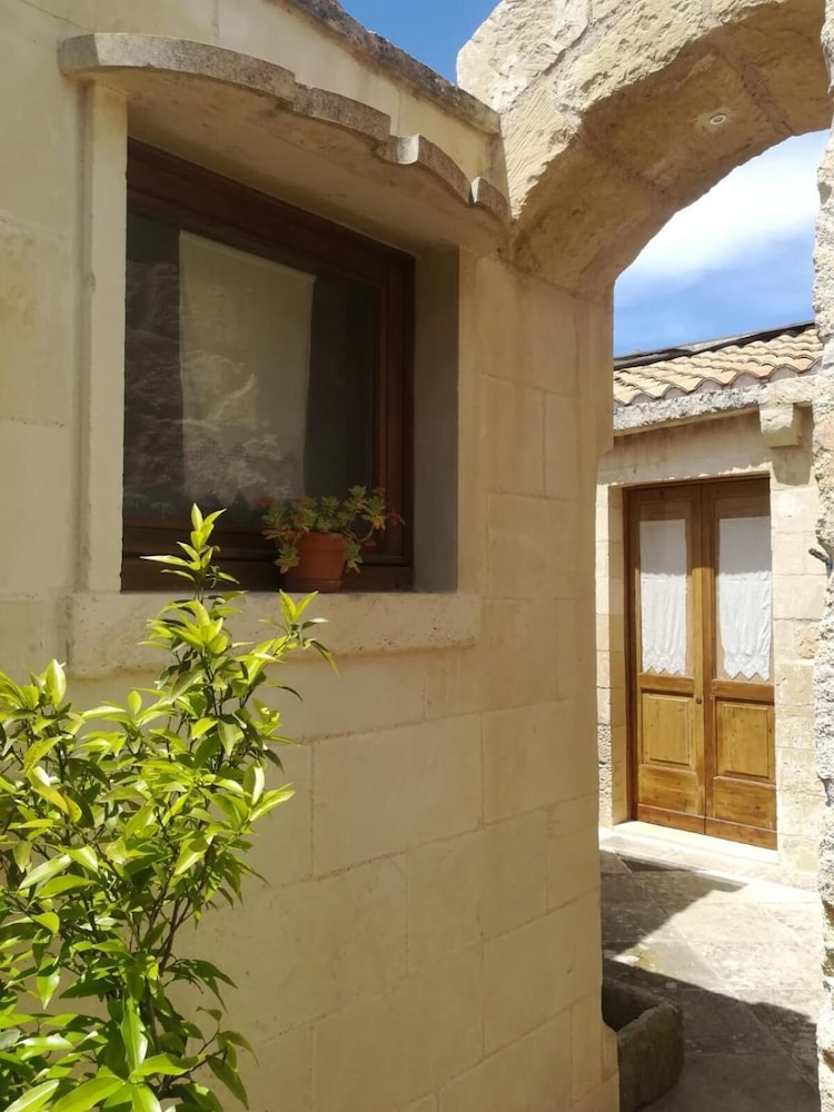 Borgo In Corte 61/72