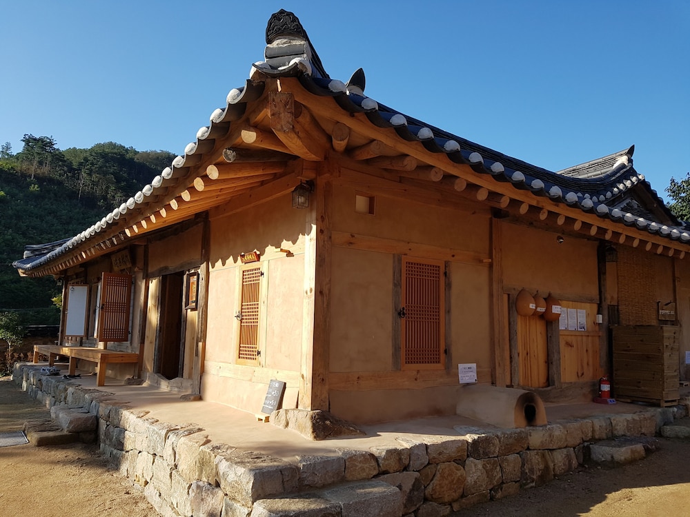 Jukheon Traditional House 3/50