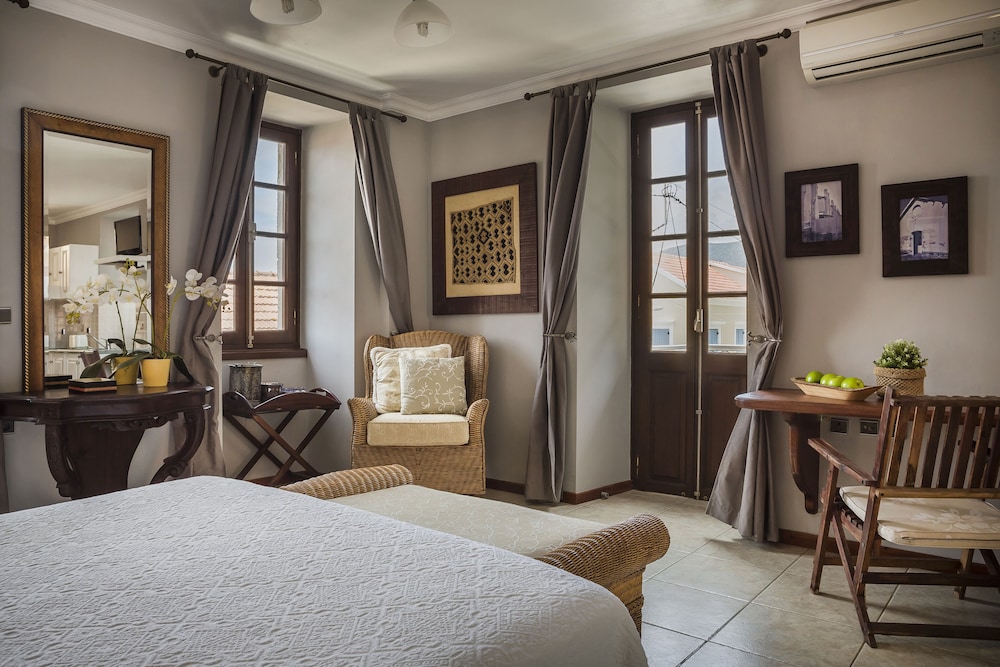 Faros Suites - Adults Only 10/50
