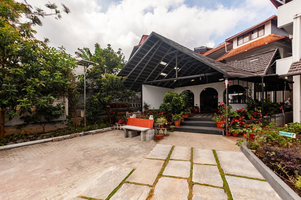 Treebo Vrindavan Coorg 32/37