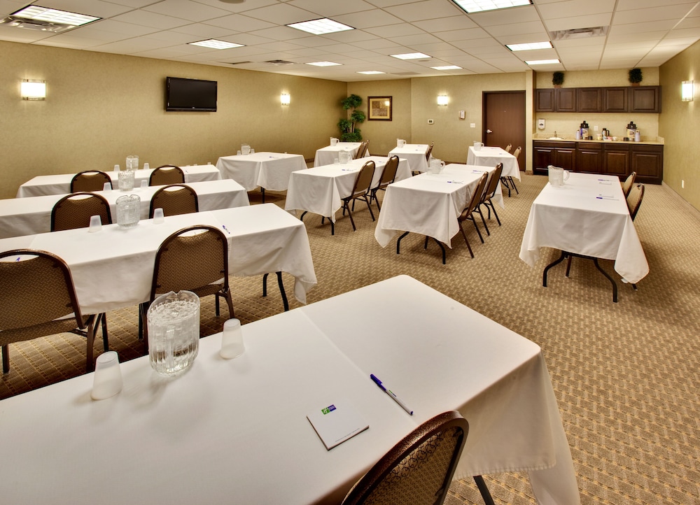 Holiday Inn Express Hotel And Suites Council Bluffs Conv Ctr Area 65/77