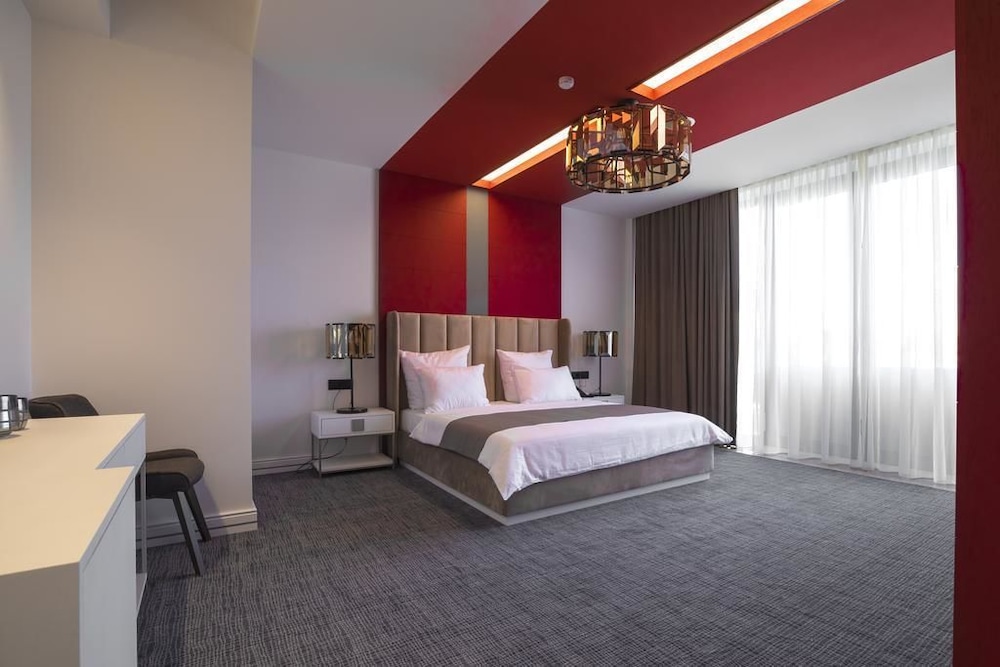 Aghababyan S Hotel 24/77