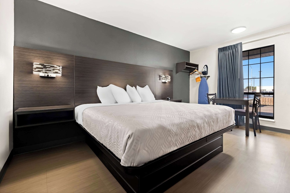 Room, King Bed, Accessible
